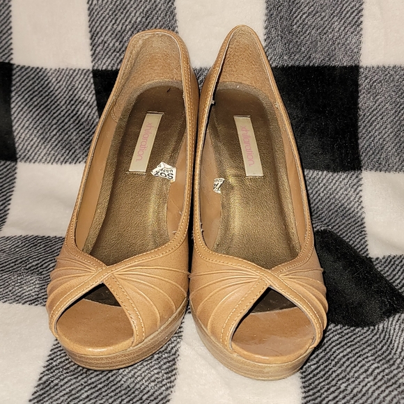 Womens xhiliration heels shoes in tan with open toe size 8.5 - Picture 2 of 8